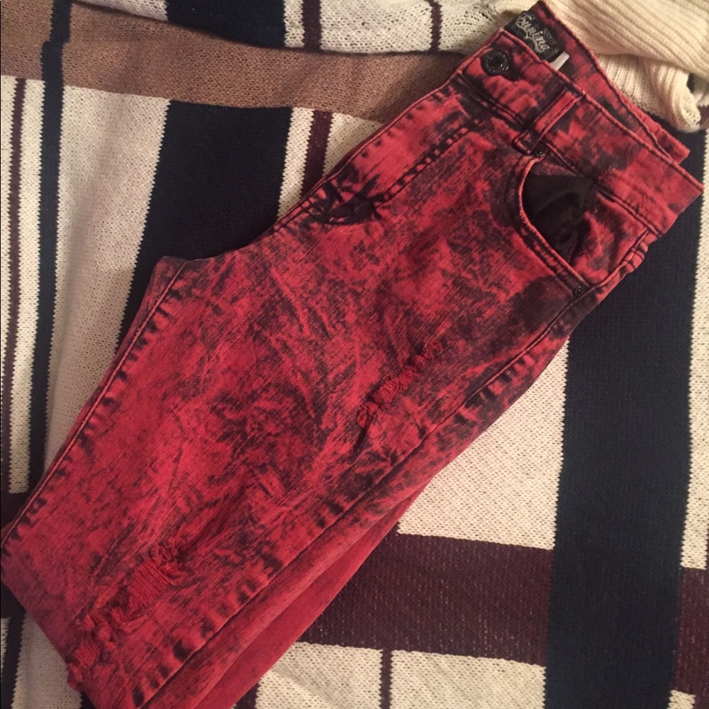 RED AND BLACK RIPPED JEAN